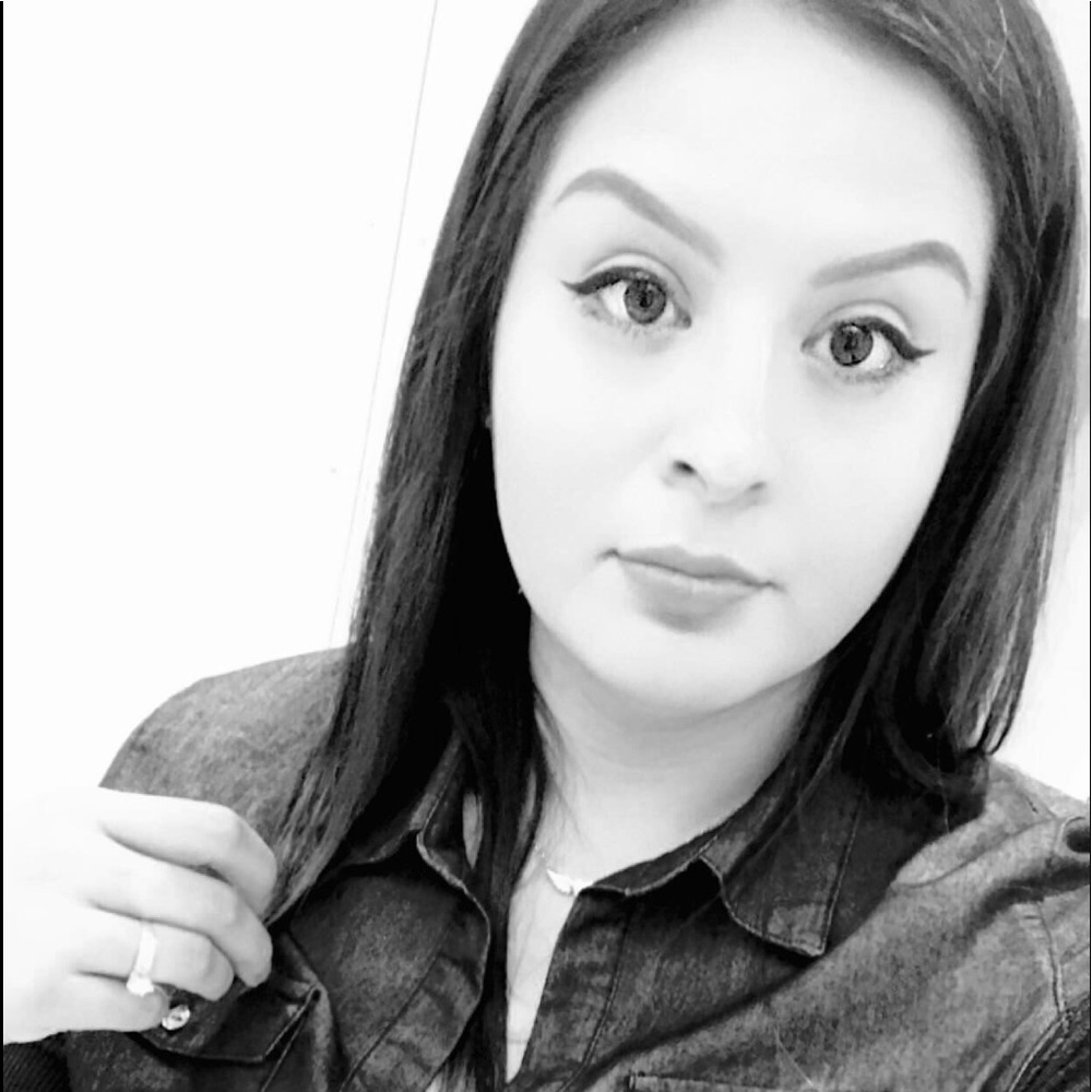 Meet your Posher, Leticia